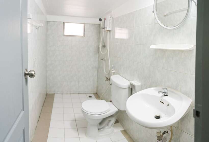 اتاق استاندارد چهار تخته, Dutch Guesthouse