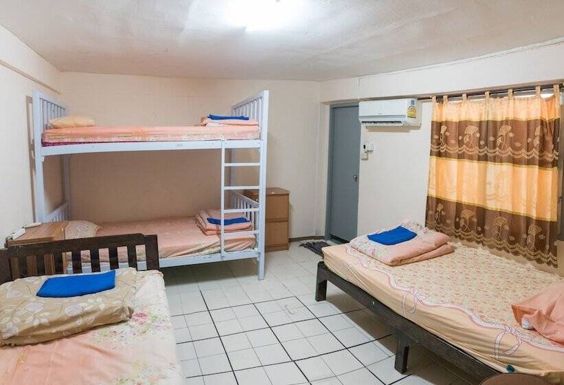 اتاق استاندارد چهار تخته, Dutch Guesthouse