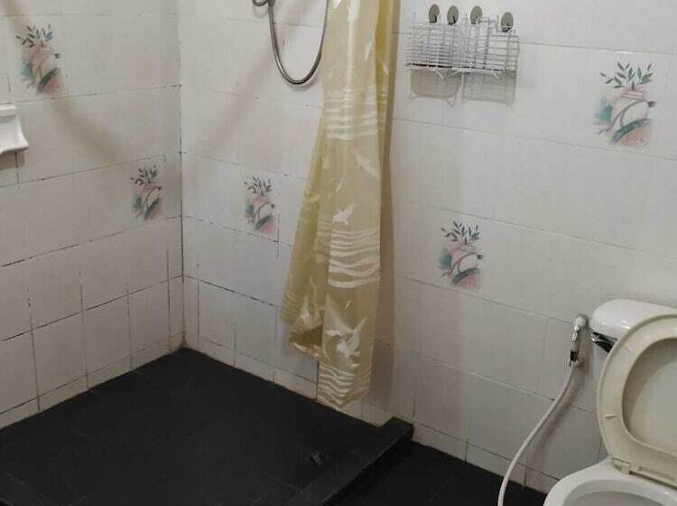 חדר דלוקס, The Encore