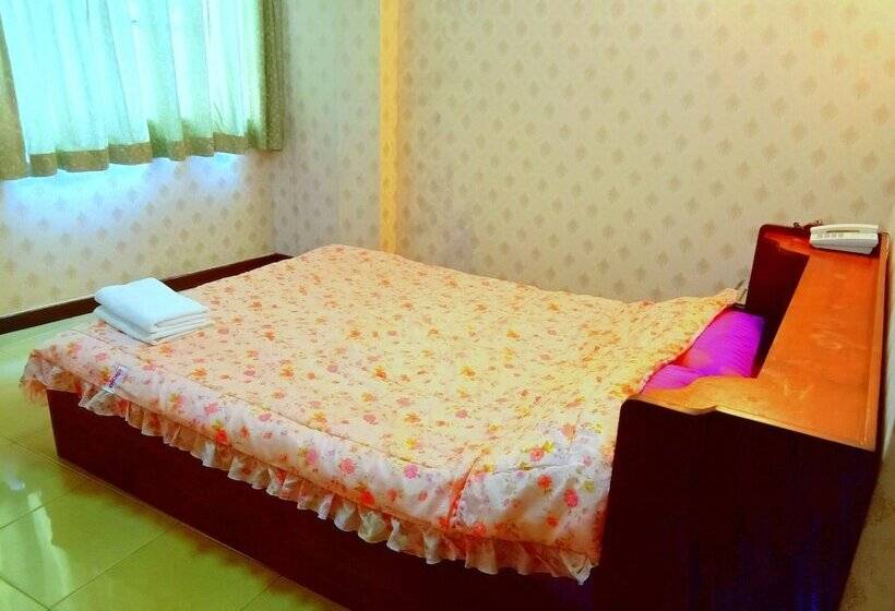 Номер Deluxe, The Encore