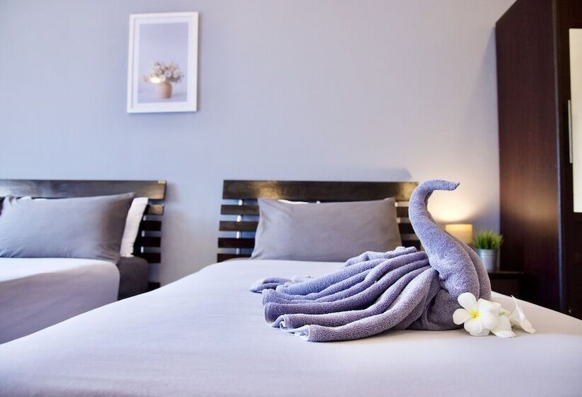 Номер Стандарт Трехместный, Golden Guesthouse By The Beach Cha Am