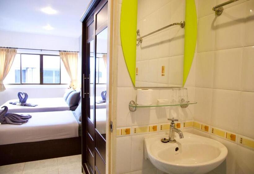 스탠다드 트리플 룸, Golden Guesthouse By The Beach Cha Am