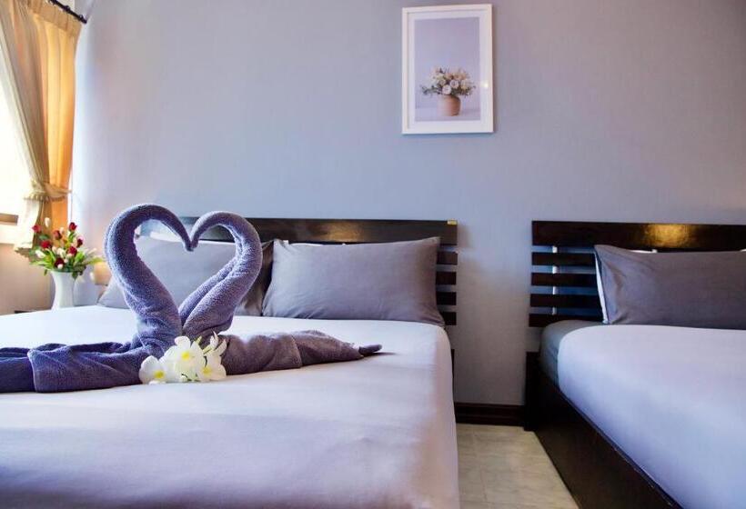 Номер Стандарт Трехместный, Golden Guesthouse By The Beach Cha Am