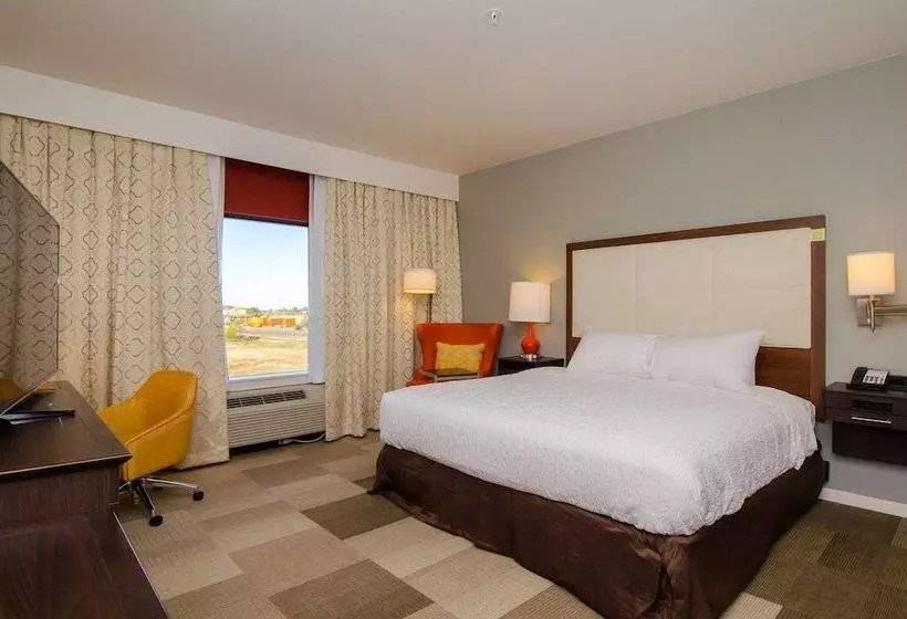 身障者適用キングサイズベッドルーム, Hampton Inn & Suites Huntsville