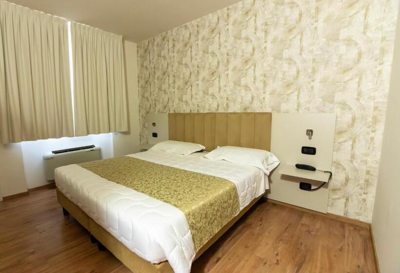 חדר סטנדרט, Riz B.b