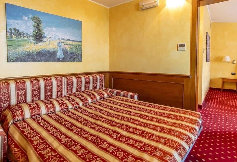 חדר סטנדרט לארבעה, Riz B.b