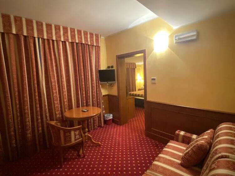 סוויטת ג'וניור, Riz B.b