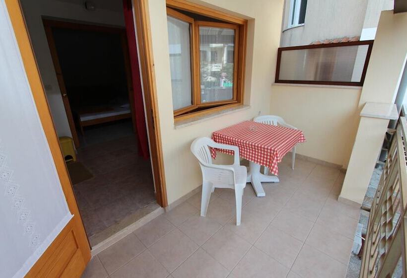 Студио Стандарт с Балконом, Room And Apartments Mariza