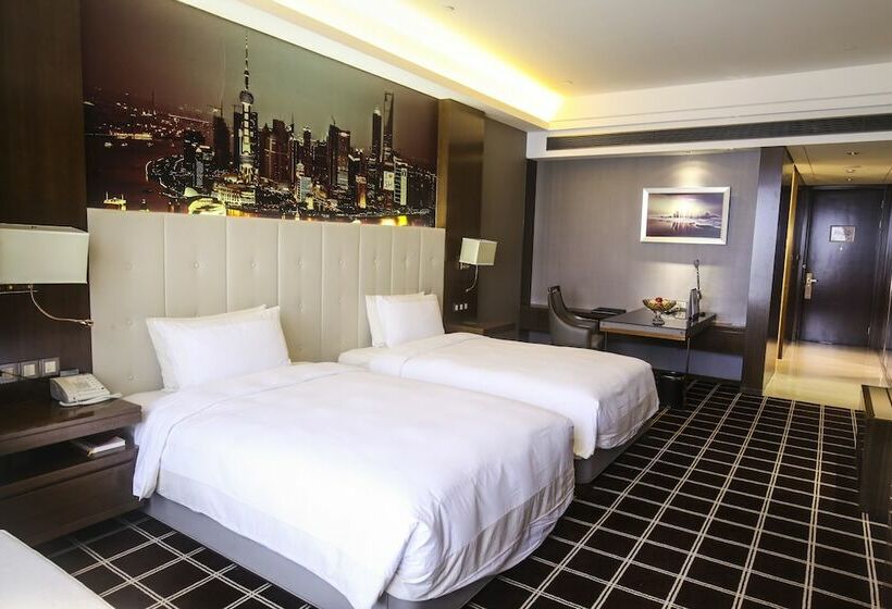 Номер Deluxe, Royal Century Hotel Shanghai