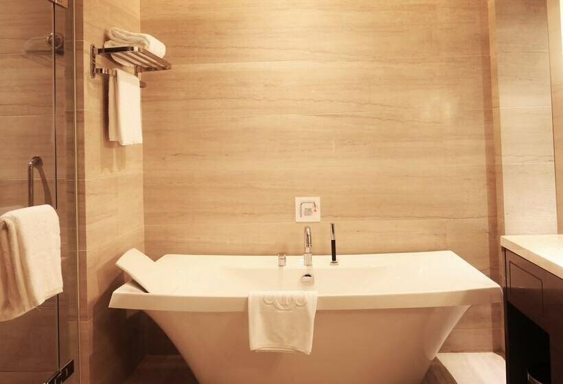 Номер Deluxe, Royal Century Hotel Shanghai