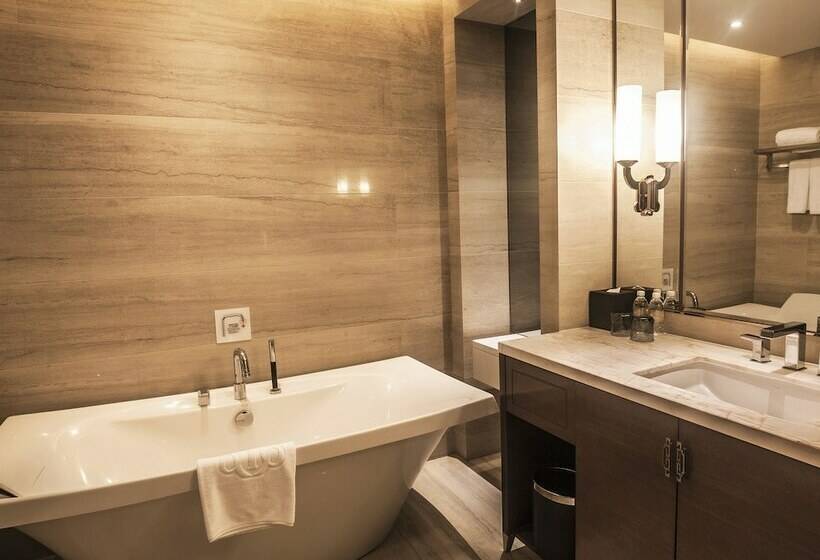 Номер Deluxe, Royal Century Hotel Shanghai