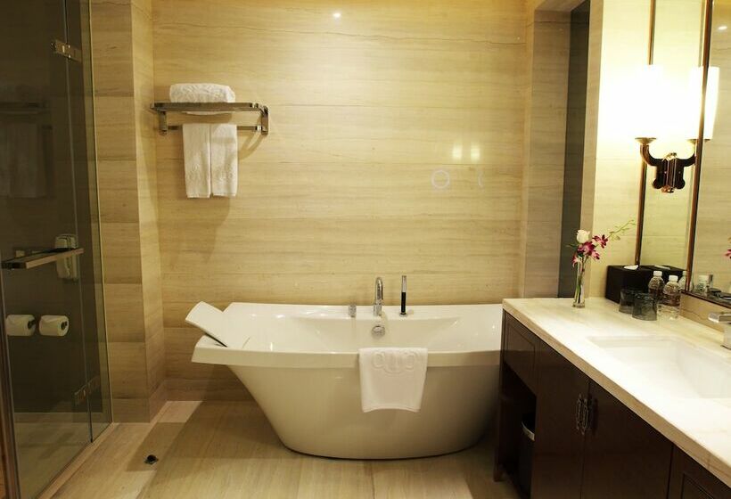 Номер Deluxe, Royal Century Hotel Shanghai