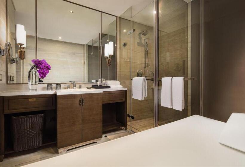 Номер Executive, Royal Century Hotel Shanghai