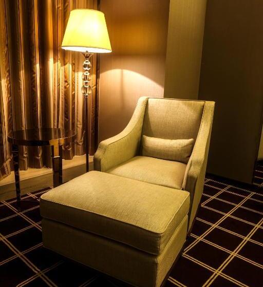 Номер Executive, Royal Century Hotel Shanghai