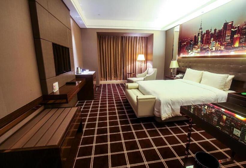 Номер Executive, Royal Century Hotel Shanghai