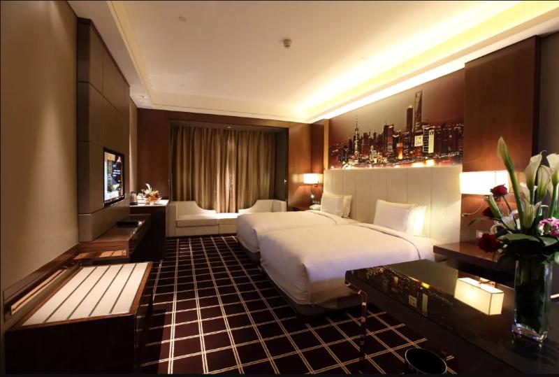 Номер Executive, Royal Century Hotel Shanghai