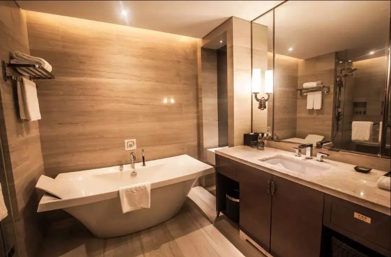 Номер Executive, Royal Century Hotel Shanghai