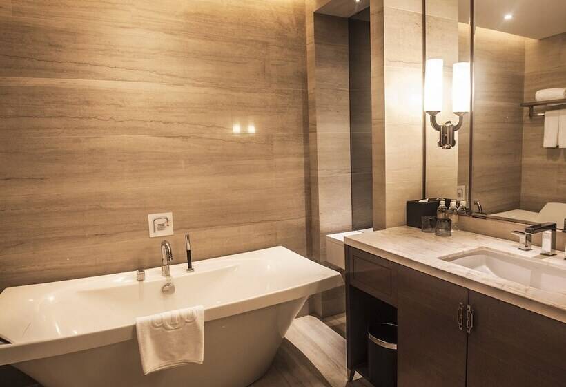 Номер Executive, Royal Century Hotel Shanghai