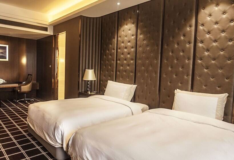 Номер Executive, Royal Century Hotel Shanghai