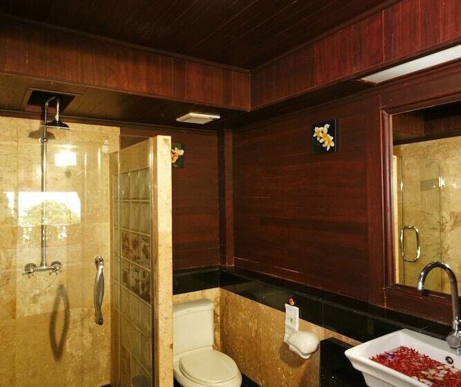 Номер Deluxe, Sea Breeze Resort   Sha Plus