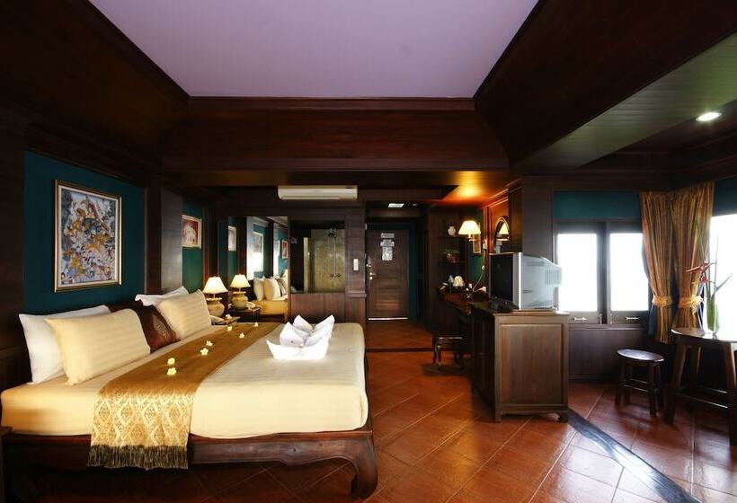 Номер Deluxe, Sea Breeze Resort   Sha Plus