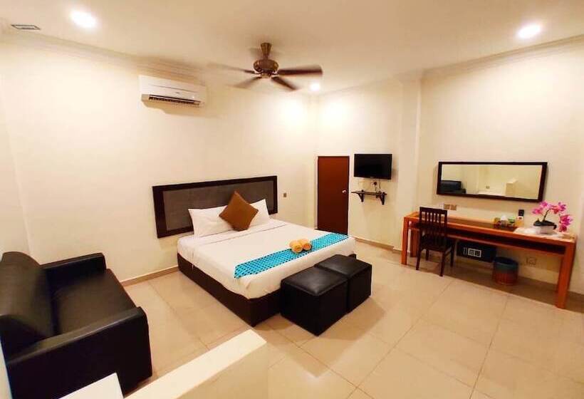 Escritório Estándar, Shell Out Cenang Beach Resort