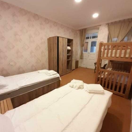 اتاق خانوادگی, Nargizaanta