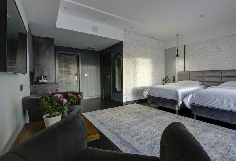 اتاق لوکس با بالکن, Olimp