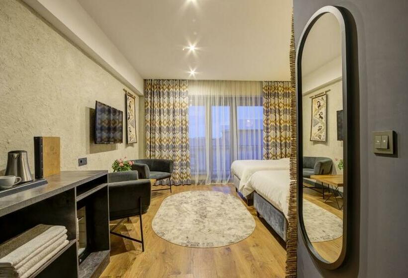 اتاق لوکس با بالکن, Olimp