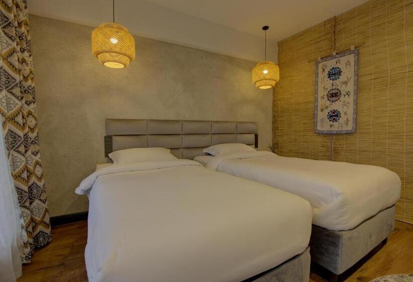 اتاق لوکس با بالکن, Olimp