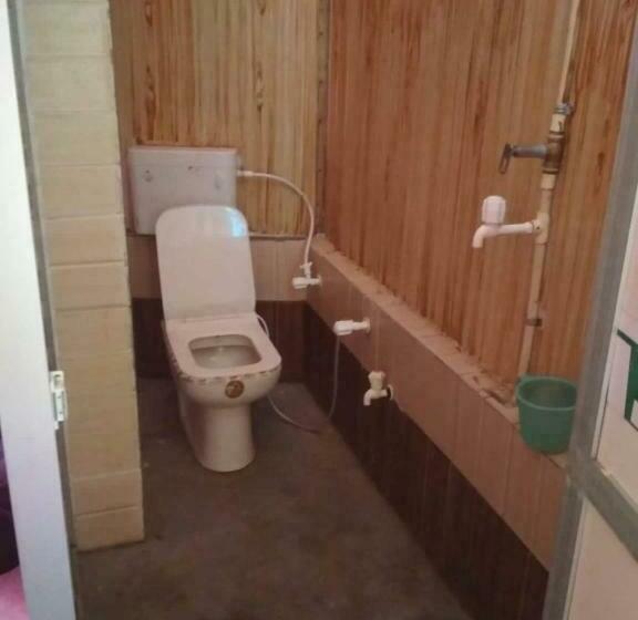 Classic Kolmen Hengen Huone, Spot On Stacy Guest House