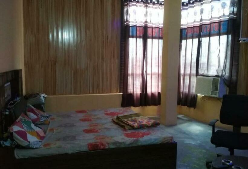 三人经典房间, Spot On Stacy Guest House