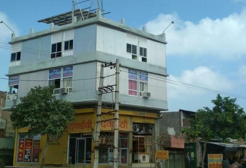 Classic Kolmen Hengen Huone, Spot On Stacy Guest House