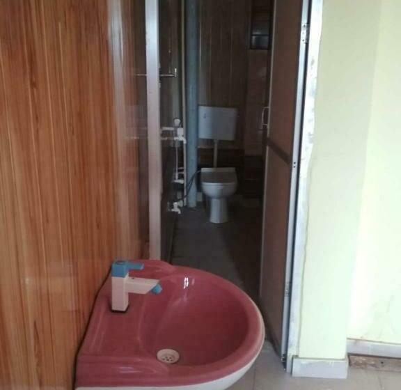 Classic Kolmen Hengen Huone, Spot On Stacy Guest House