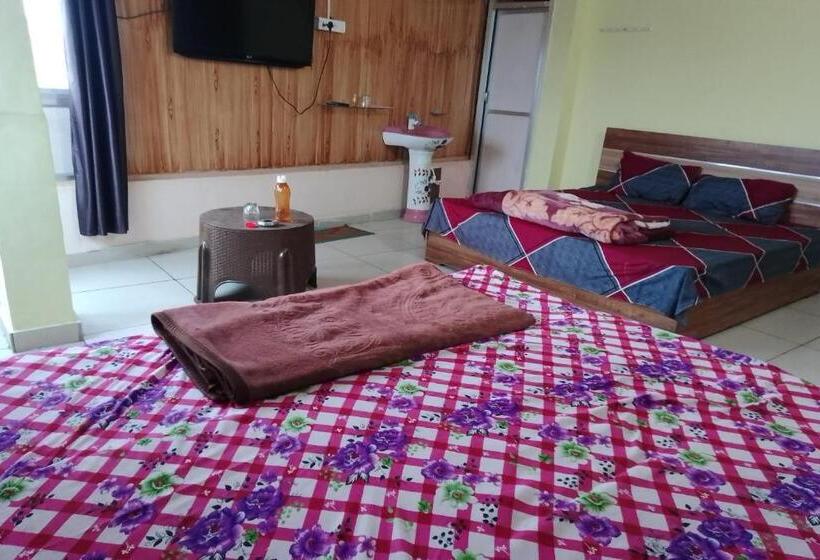 三人经典房间, Spot On Stacy Guest House