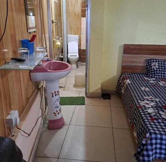 Executive Kolmen Hengen Huone, Spot On Stacy Guest House