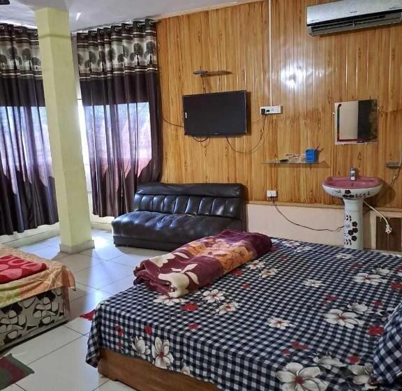 Executive Kolmen Hengen Huone, Spot On Stacy Guest House