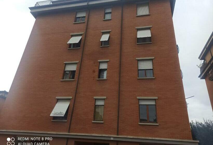 ２ベッドルームアパートメント, Appartamento Situato Nei Pressi Di Centro E Caserma