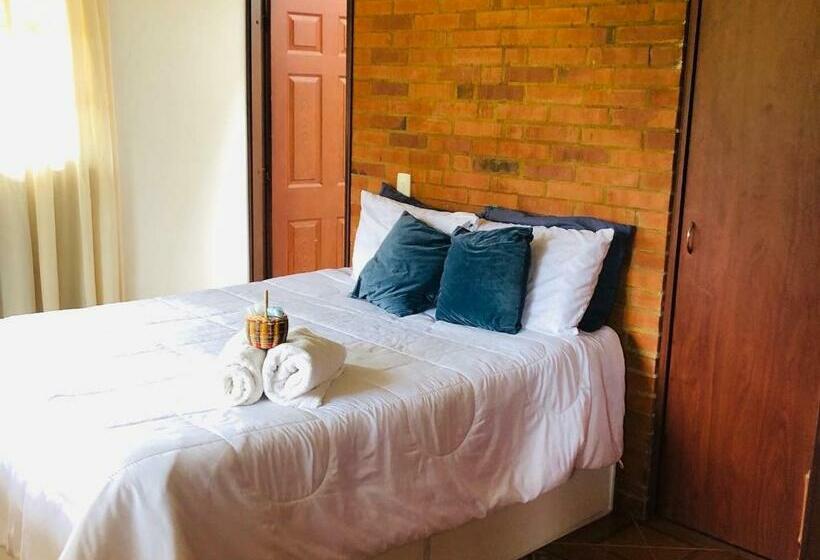 בית, 4 חדרי שינה, El Pentagono Verde