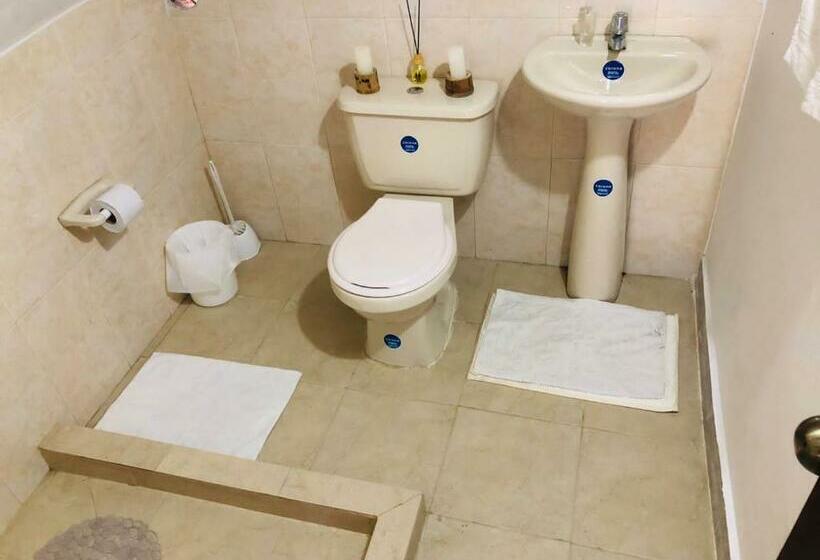 בית, 4 חדרי שינה, El Pentagono Verde