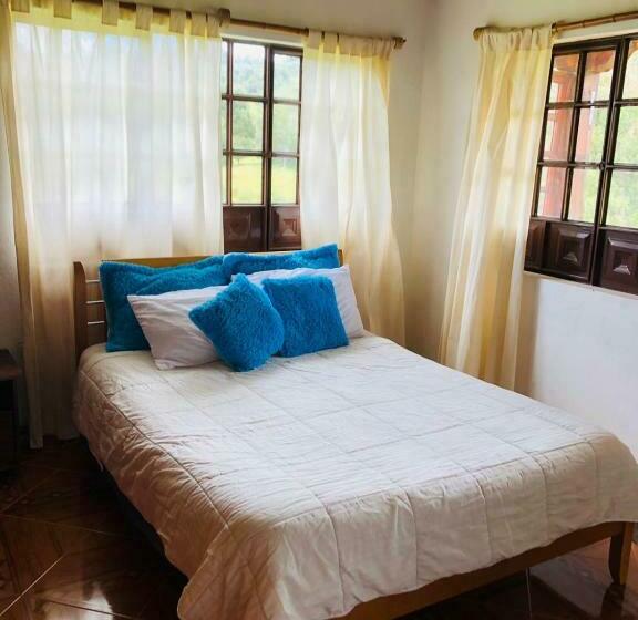 בית, 4 חדרי שינה, El Pentagono Verde