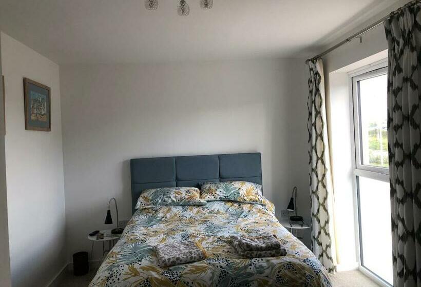 Standardrum, 2 Lapwing Drive