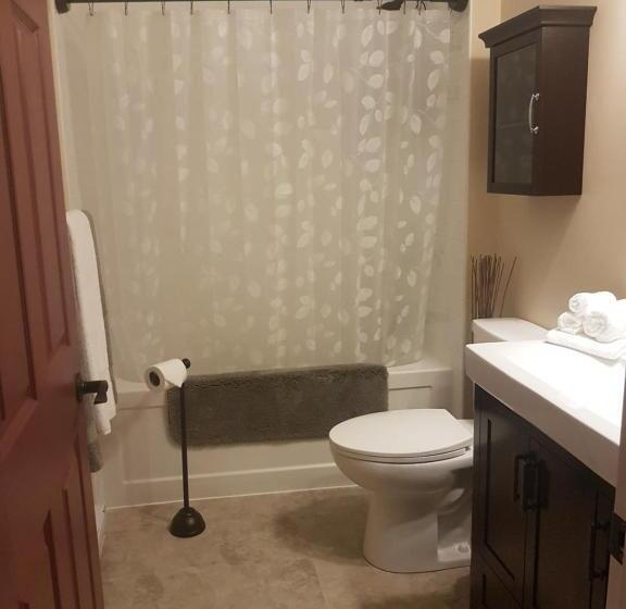 ガーデンビュースタンダードルーム, Trinity Guest House