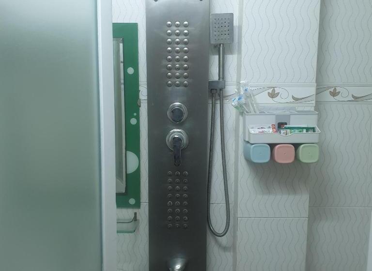 景色の見えるスタンダード４人部屋, Tuấn Anh Motel