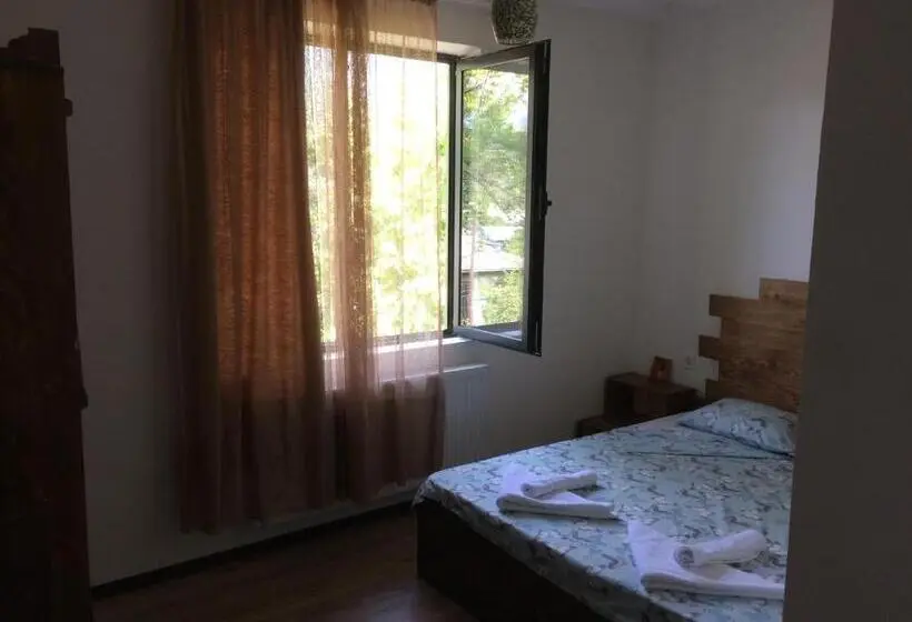 اتاق اکونومی, Villa Portina