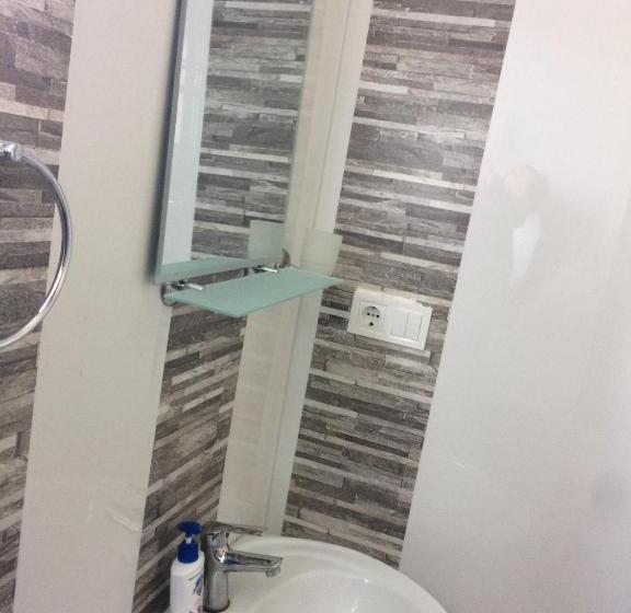 اتاق اکونومی, Villa Portina