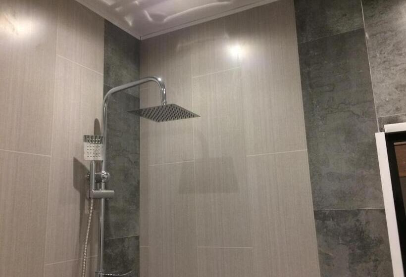 اتاق راحتی سه تخته, Villa Portina