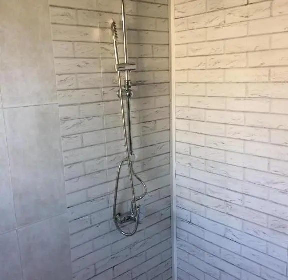 اتاق راحتی سه تخته, Villa Portina