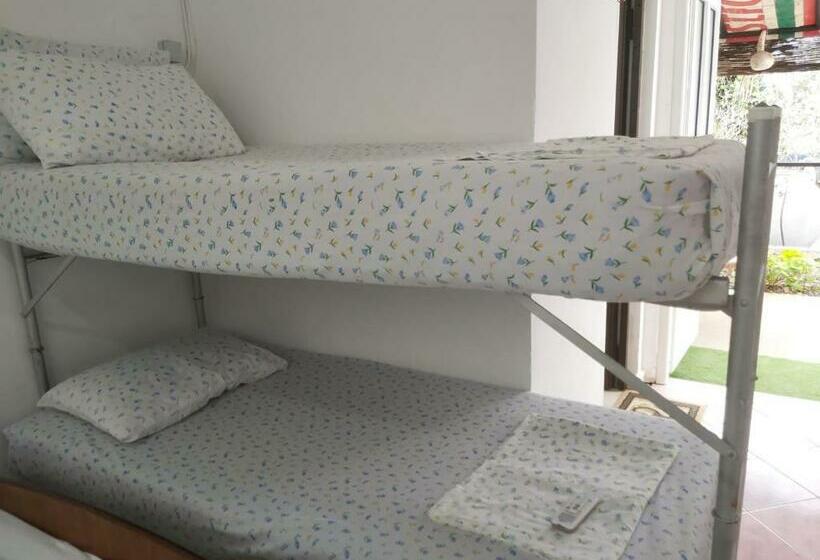 חדר אקונומי לארבעה, Seascape Vila