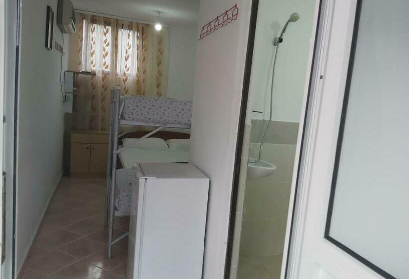 חדר אקונומי לארבעה, Seascape Vila